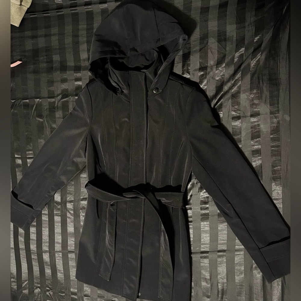 Calvin Klein Juniors water-resistant coat with a hood and belt Size Small